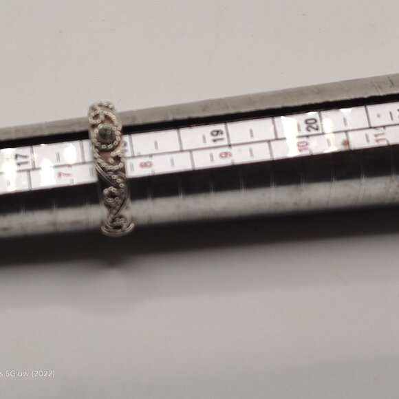 Cutest little braided silver ring, Size 7 1/2 - Picture 11 of 11